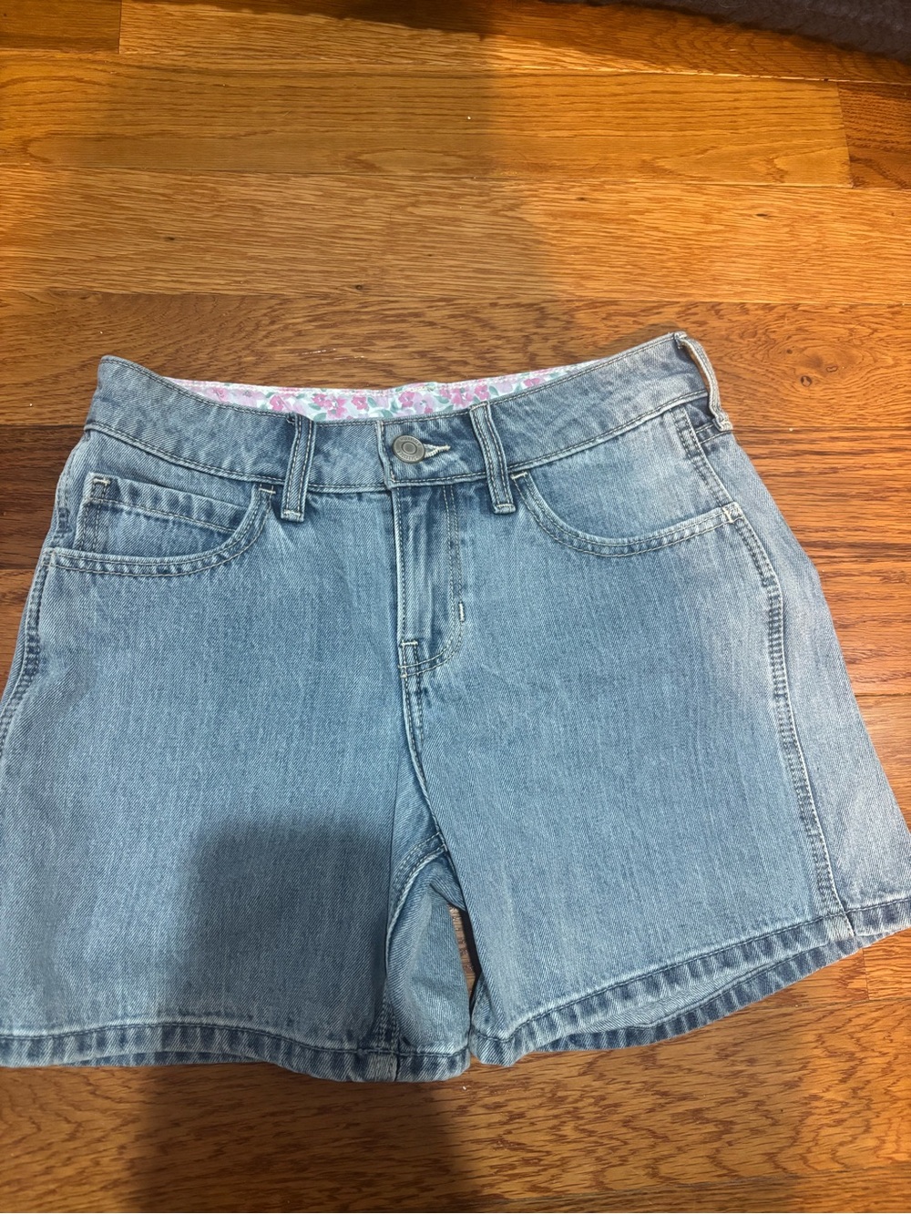 brand new hollister fold over jeans (000)